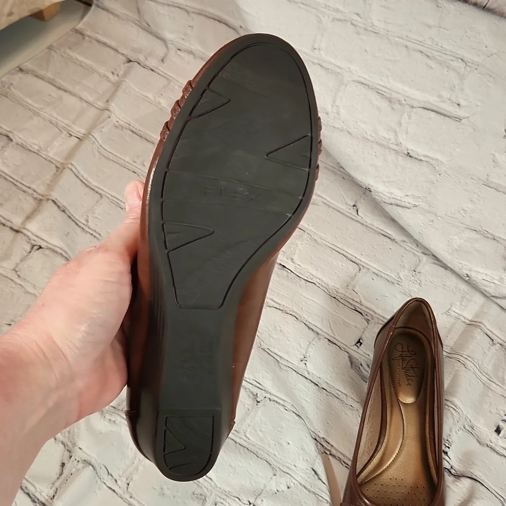 NWT Life Stride women's wedge slip-on